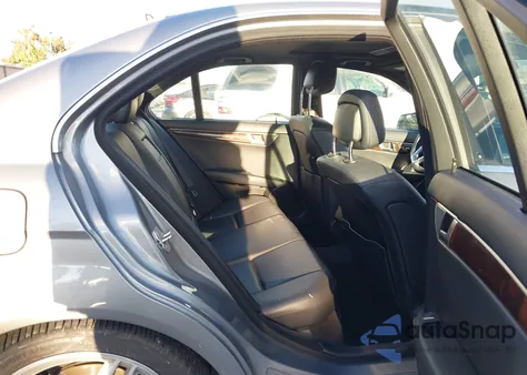 2014 Mercedes-Benz C 350 Sport из США, поврежденный, VIN WDDGF5HB1ER320310